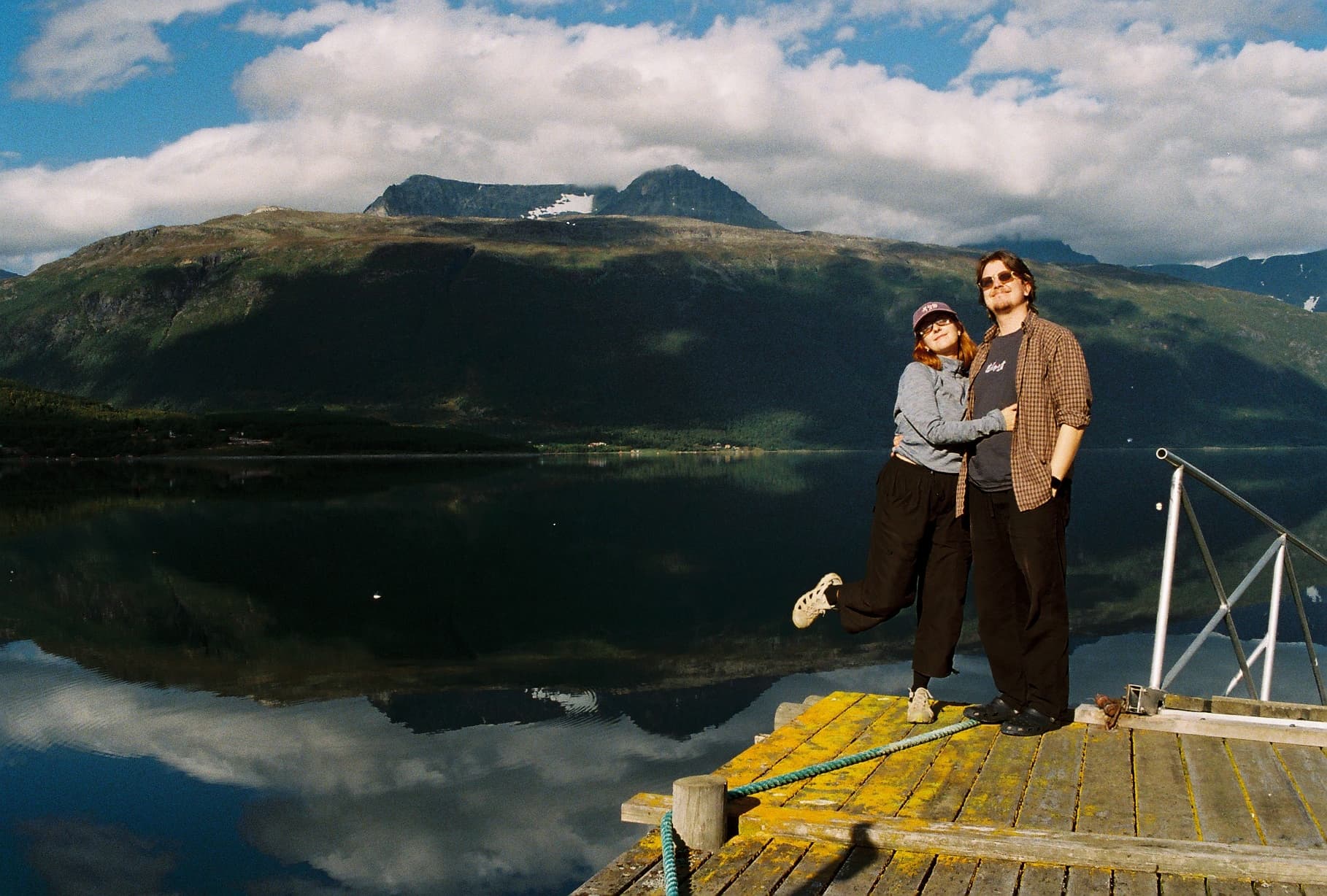 Kesäilta mökillä ja juhlatunnelma